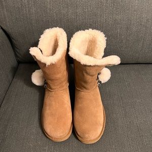 Never worn Ugg boots size 7
